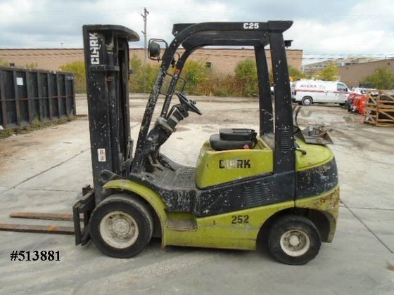 2005 Clark C25 LP Gas