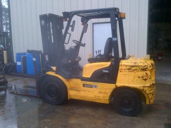 2007 Hyundai 30D-7 Diesel Pneumatic