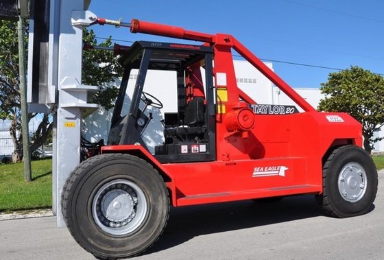 Taylor TSE120 Diesel Pneumatic Tire