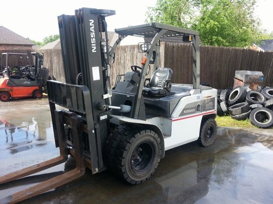 2012 Nissan PFD110H Diesel Pneumatic