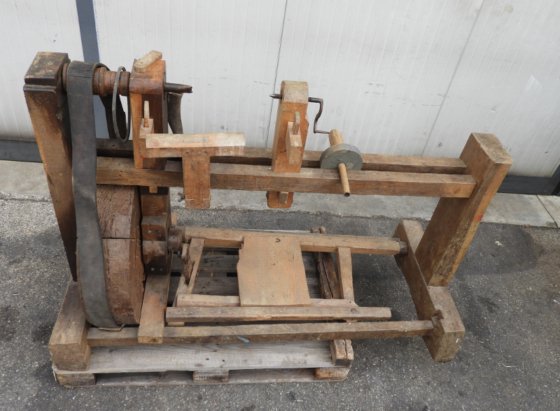 Tornio a pedale da legno