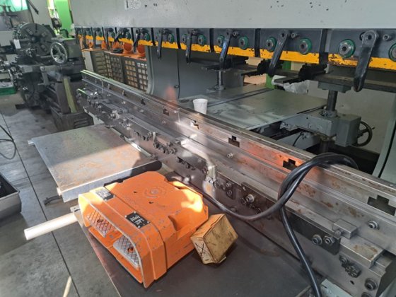 2000 コマツ PHS80×200