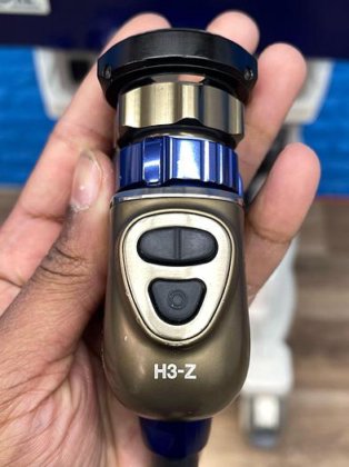 卡尔·史托斯大厦