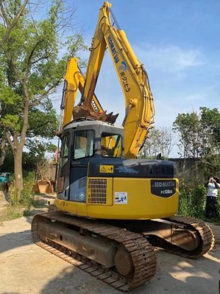 Komatsu PC138us