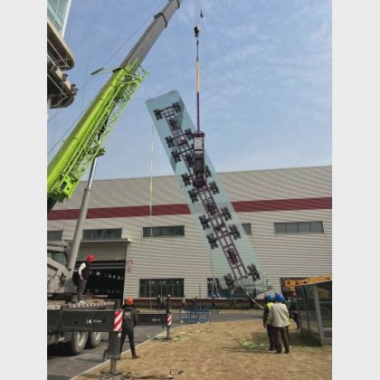 最大のキャンバーグラスユニットの設置リフター