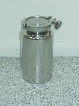 三叶草封盖容器