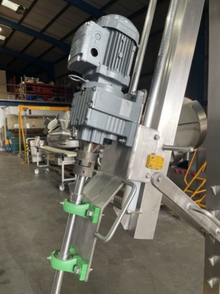 スタンド上のミキサー