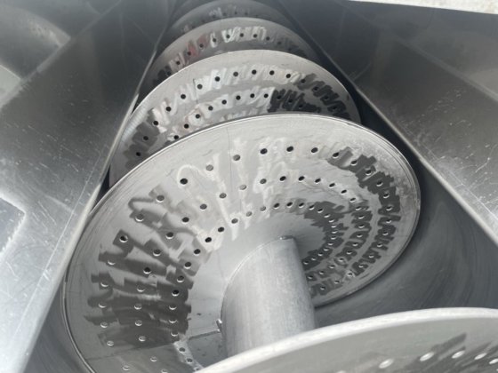 穴あきねじ攪拌機