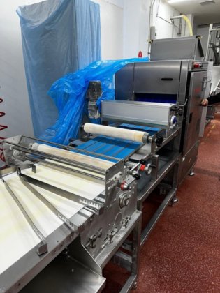 用于生产面包产品的生产线，如高质量的纳恩饼等