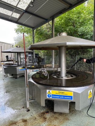 パンケーキの連続生産ライン