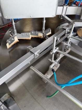 パンケーキの連続生産ライン