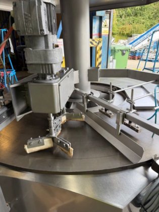 パンケーキの連続生産ライン