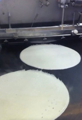 パンケーキの連続生産ライン