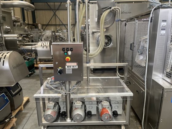 Leepack 旋转真空灌装封口机