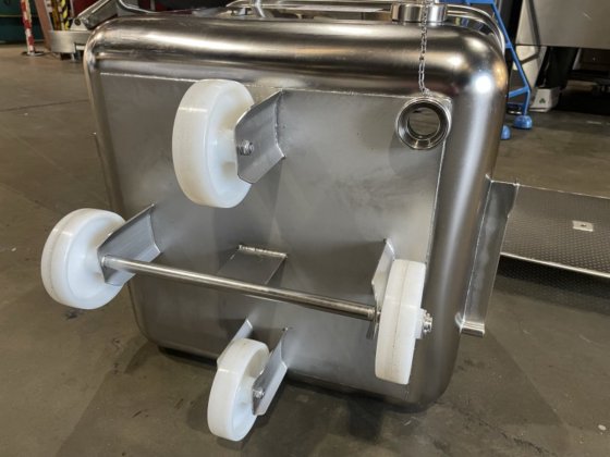 带阀门的周转桶