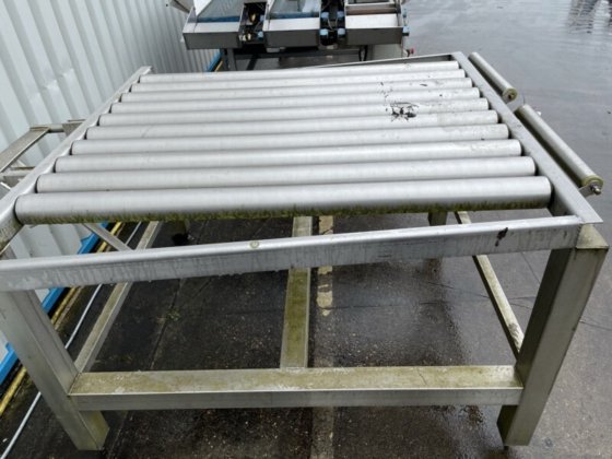 C85. ローラーコンベヤ