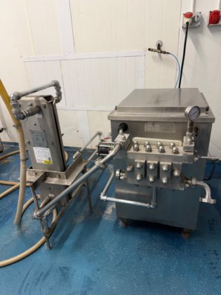 最近閉鎖されたアイスクリーム工場の内容 - イギリス最古のアイスクリーム会社、パラヴァニーズ。