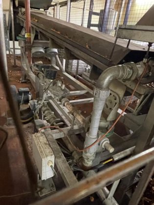 烧煮剥皮线用于腌制洋葱