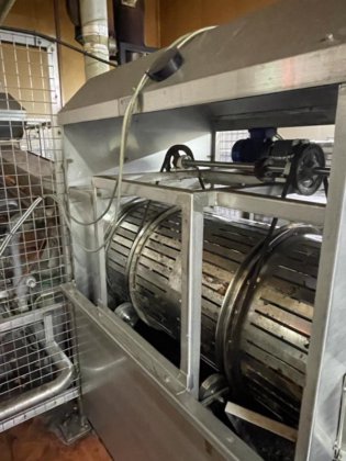 烧煮剥皮线用于腌制洋葱