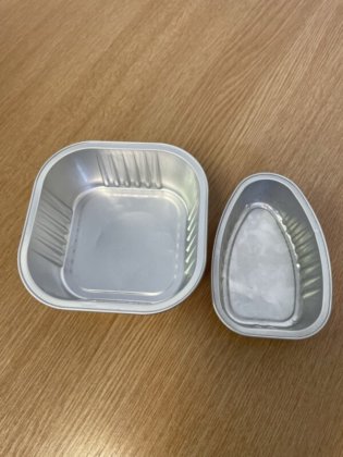 肉の缶詰工場の完全な内容