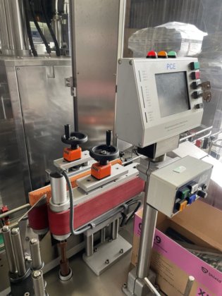 小型ボトル用キング6ヘッドボトリングライン