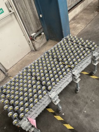 C212 伸縮式コンベヤ