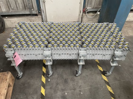 C212 伸縮式コンベヤ