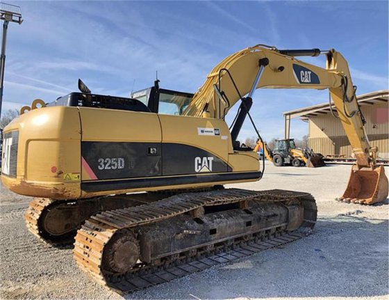 CAT 325D