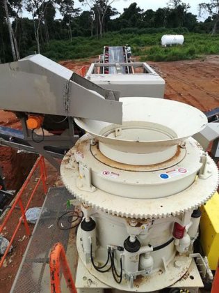 移動式「ジョー + コーン + VSI」破砕機、処理能力