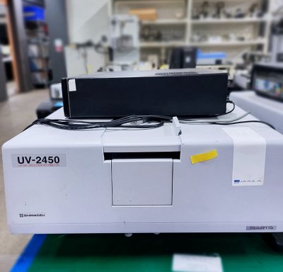 SHIMADZU の紫外線 2450 の紫外線気力の分光計