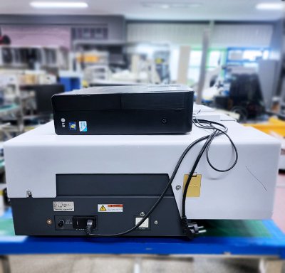 SHIMADZU の紫外線 2450 の紫外線気力の分光計