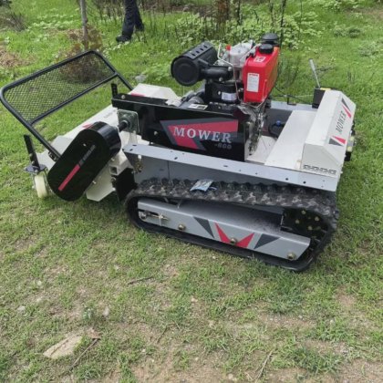 Machine à faucher à fléaux