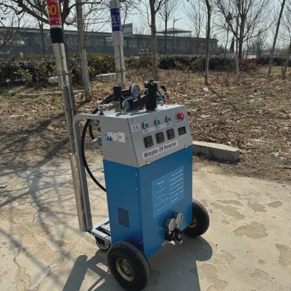 Machine d'injection en mousse PU