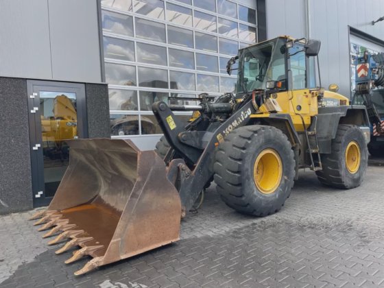 Komatsu WA250PZ-5 A/C