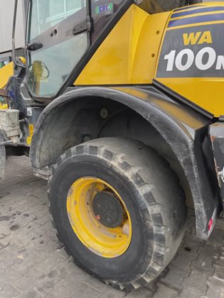 Komatsu WA100