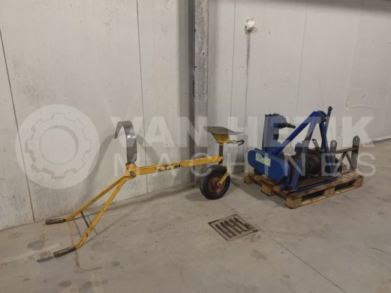 Schrauwen winch with plow