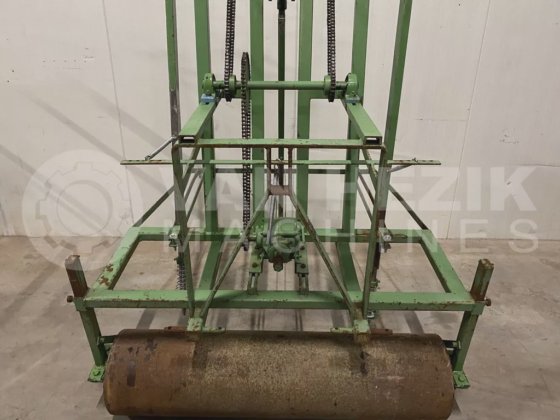 Basrijs ponsmachine