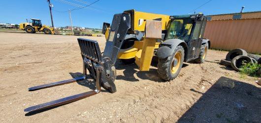 2013 Caterpillar TL943C Telehandler -