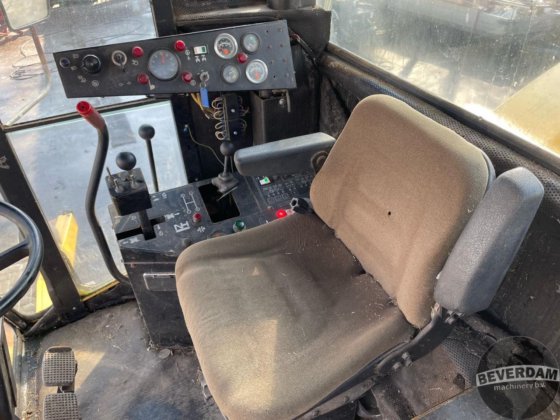 ニュー ホランド 2305