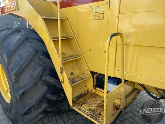 ニュー ホランド 2305