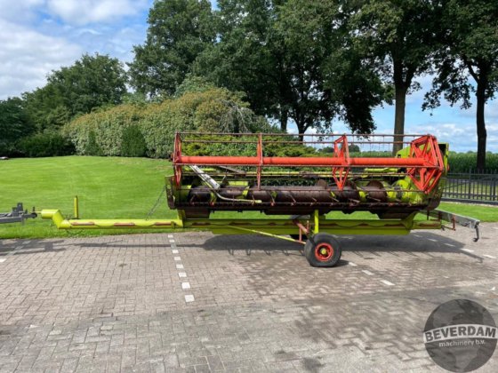 Claasの集草幅400