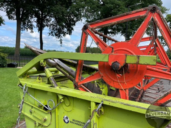 Claasの集草幅400