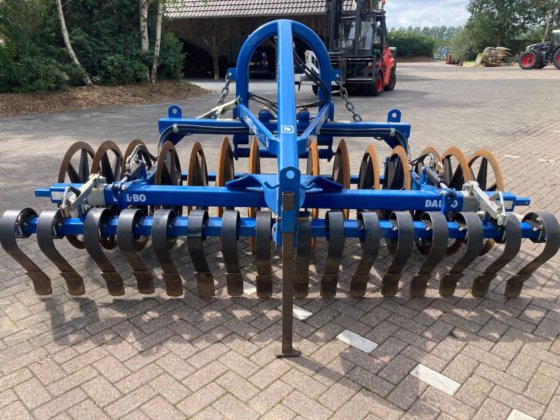 Dalbo 前置装载机