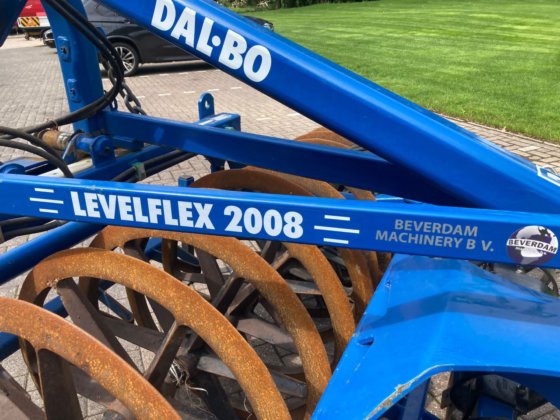 Dalbo 前置装载机