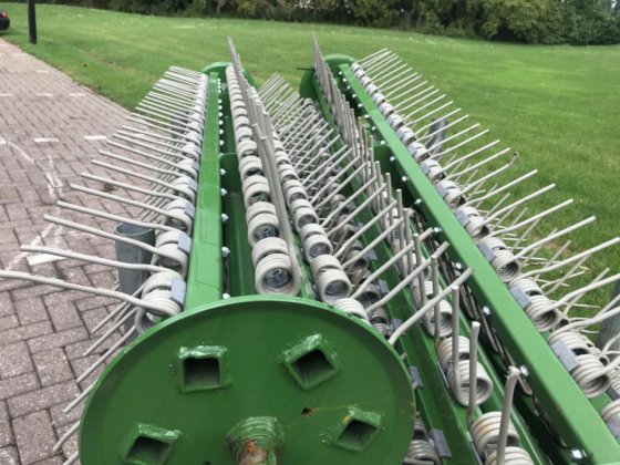 Krone 皮带式拖拉机前部新，未带夹具