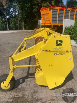 John Deere 630