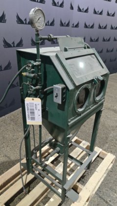 ECONOLINE SAND BLASTING CABINET