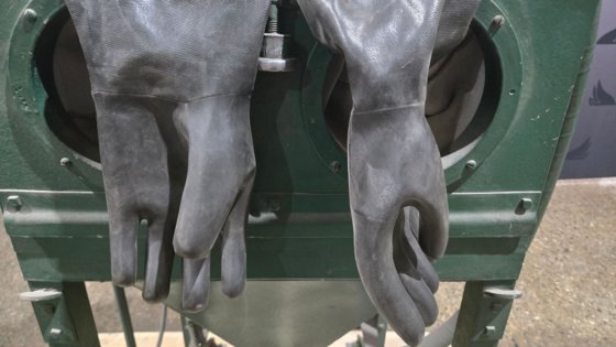 ECONOLINE SAND BLASTING CABINET