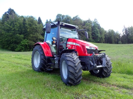Traktor MF