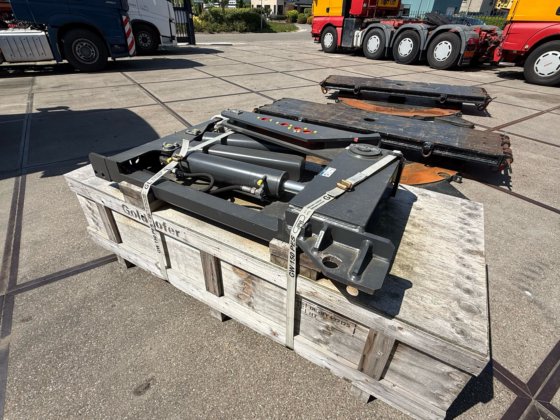 ショイエル・ターンテーブルズ 240 T